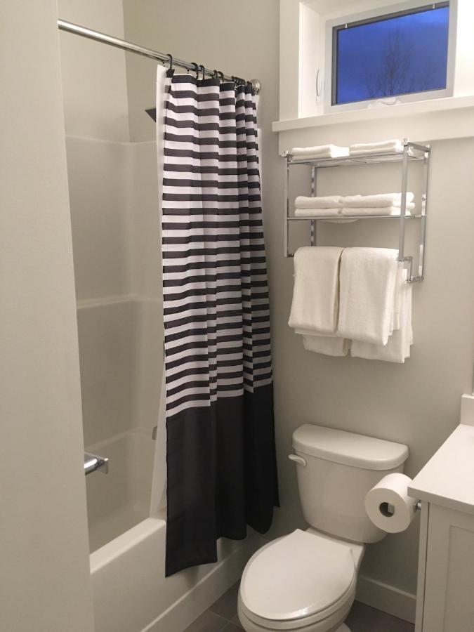 Mollys Cottage-The Suite On Vancouver Island Near Yyj Airport And The Wa And Bc Ferries North Saanich Luaran gambar